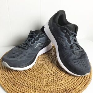 Saucony Black And White Running Shoes Size 9 W Mens Womens 10.5